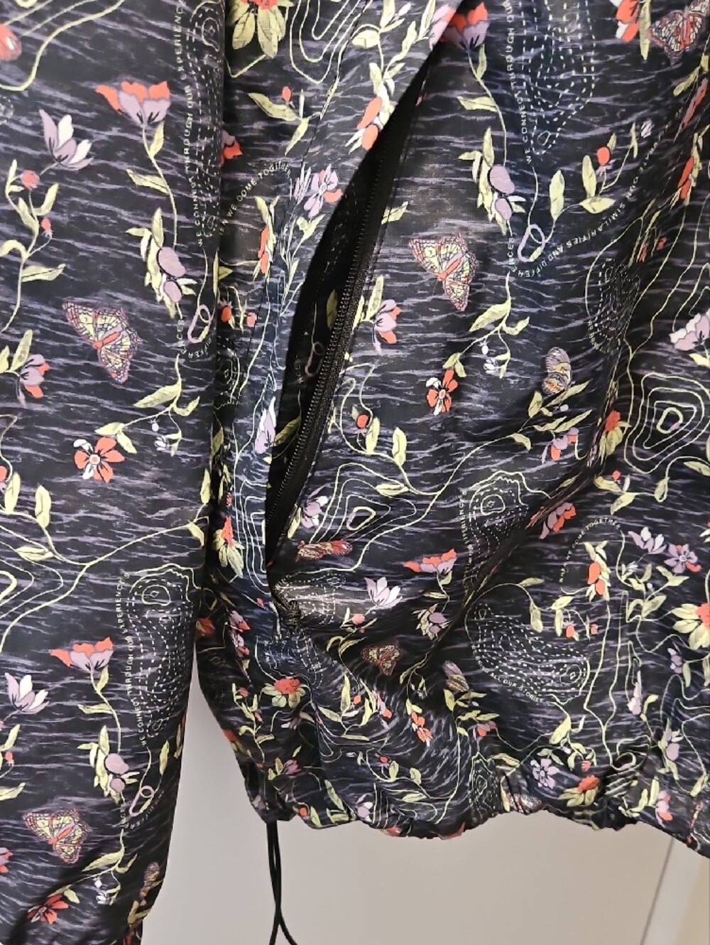 The North Face Womens Navy Floral Hooded Rain Jacket - Picture 4 of 4